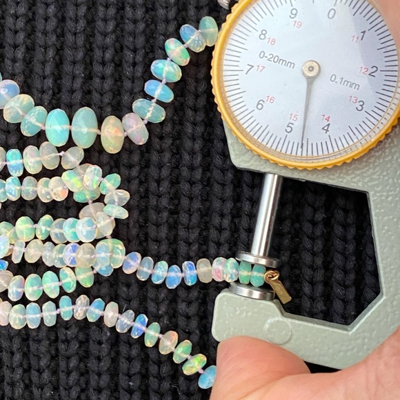 4.5mm to 8.5mm Ethiopian Opals Hand Knotted - 14K Solid Yellow Gold Clasp - Picture 15 of 17